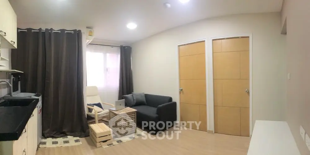 2 Bedrooms Condo at The Maple รัชดา-1