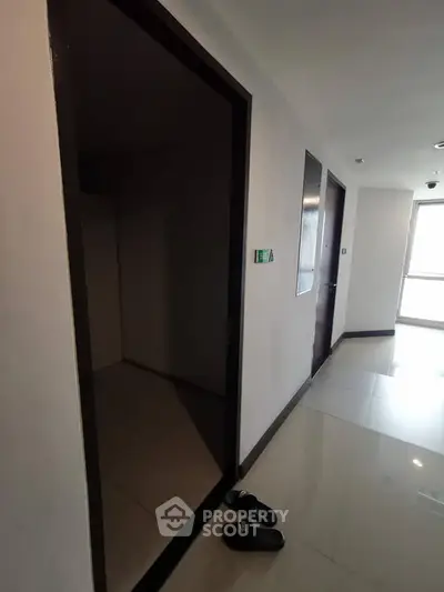 Fully Furnished 1 Bedroom Condo at Abstracts Phahonyothin Park-4