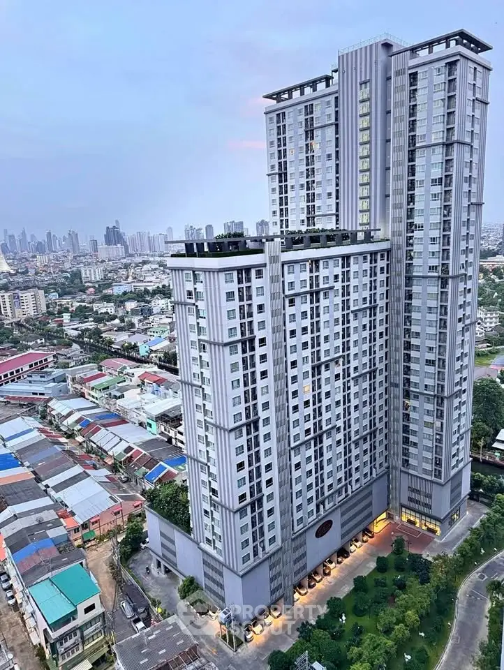 Stunning high-rise building with panoramic city views and modern architecture.