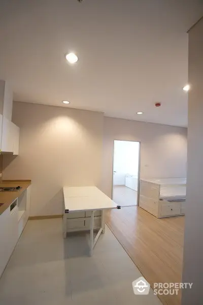  1 Bedroom Condo at Intro Phaholyothin Pradipat-2