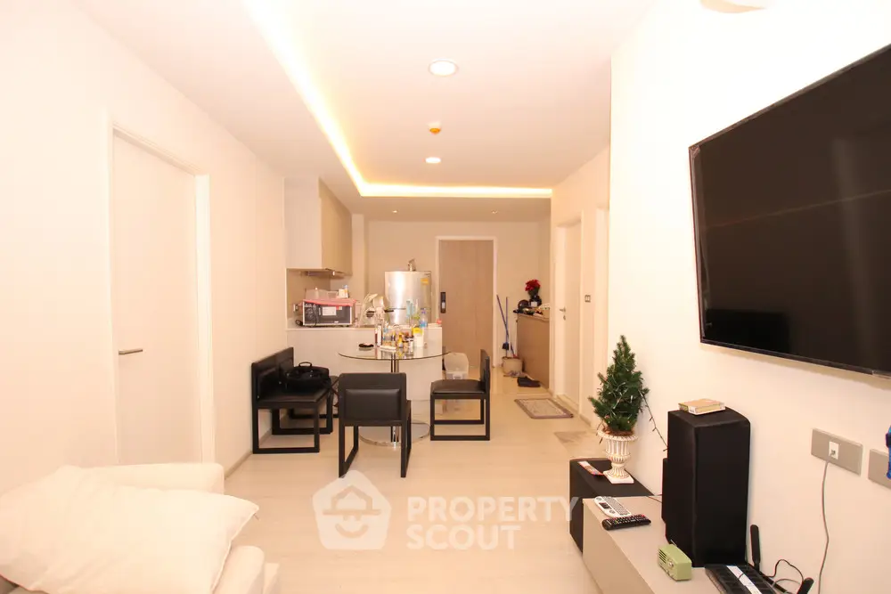  2 Bedrooms Condo -2