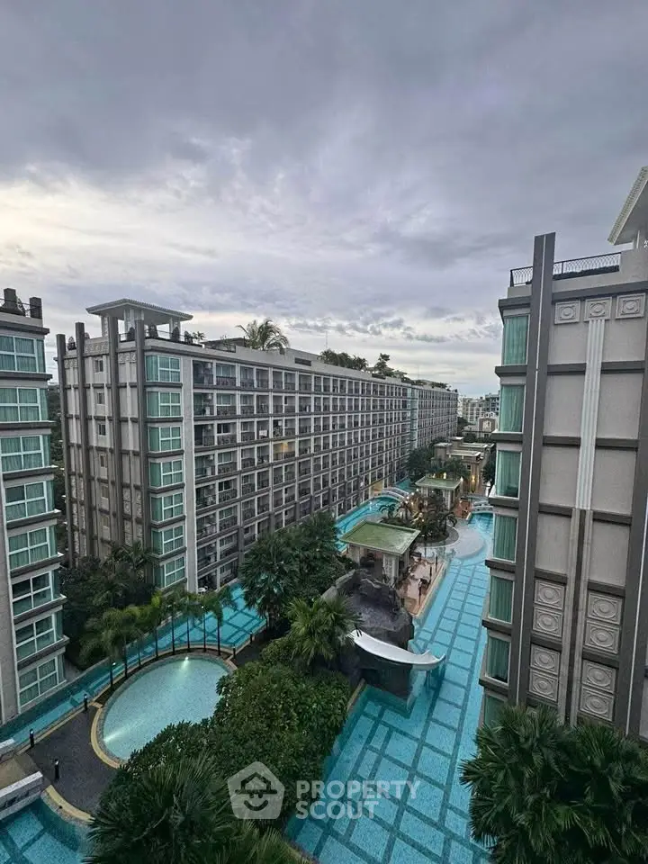 Luxurious condominium with stunning pool and modern architecture