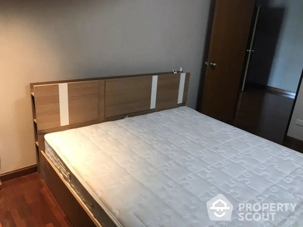  2 Bedrooms Condo at Navin Court Condominium-3