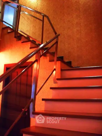  4 Bedrooms Condo -4