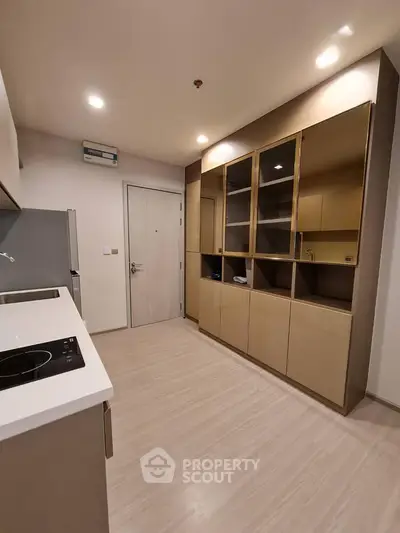  2 Bedrooms Condo at Life Sukhumvit 62-7