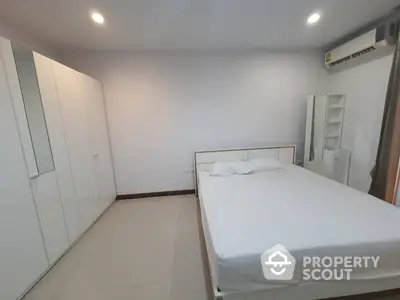  1 Bedroom Condo at Supalai Premier Asoke-3