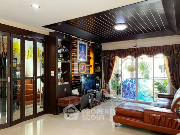 image_rental-10634779