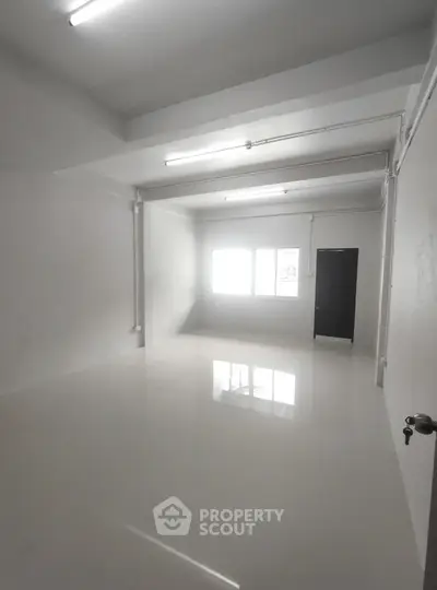 SVLJpz18zHy2T42ZPjHM-Photoroom.png