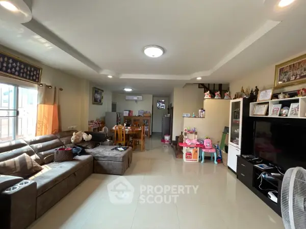 image_rental-8308855