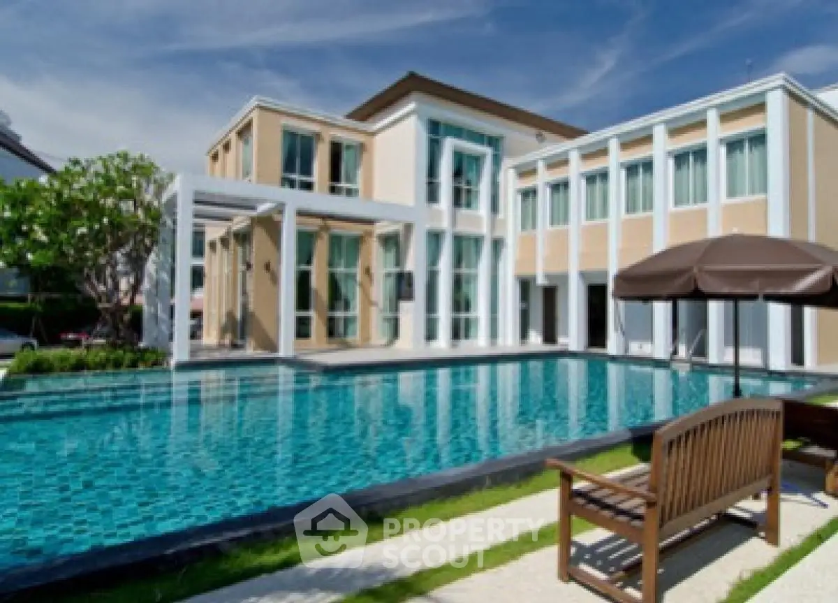 Luxurious modern villa with stunning pool and elegant architecture, perfect for upscale living.