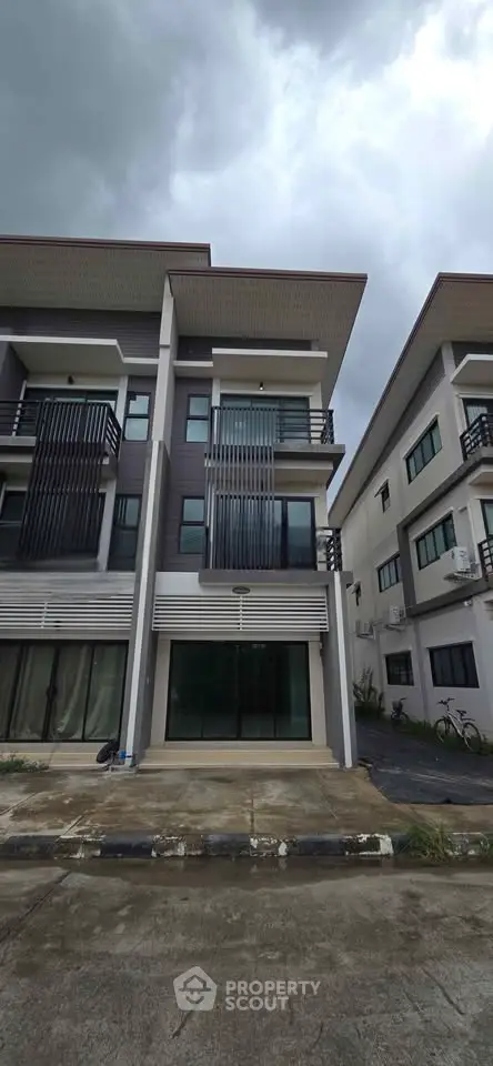 image_rental-30640679