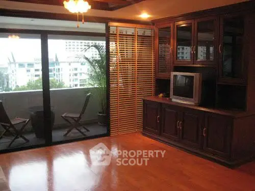 image_rental-5258342