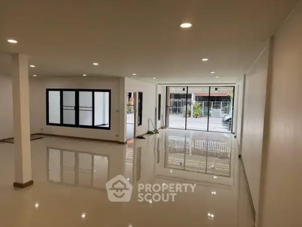 image_rental-27628111