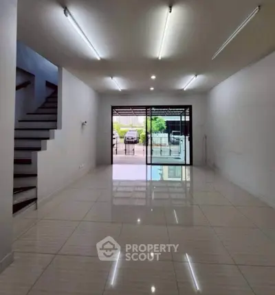 image_rental-27957528