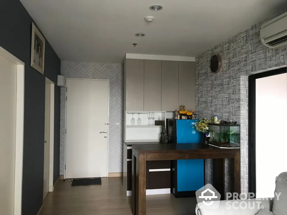  2 Bedrooms Condo -1