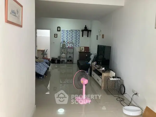 image_rental-6373306