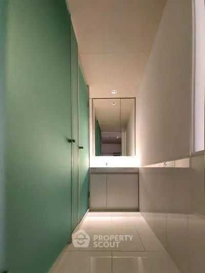  1 Bedroom Condo at Triple Y Residence Samyan Storage