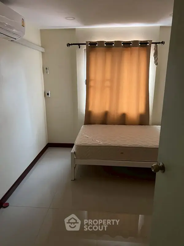 image_rental-28013487