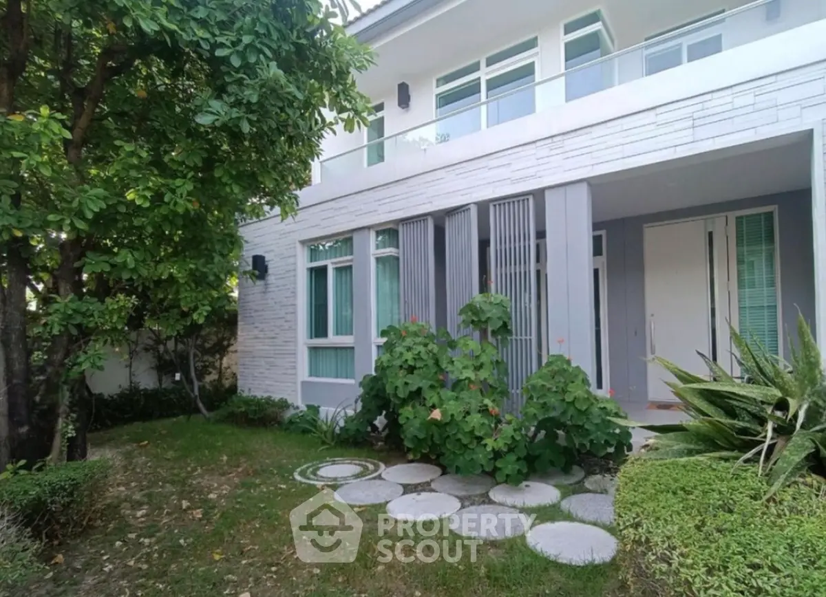 Screenshot 2568-11-07 at 22.17.54.jpg