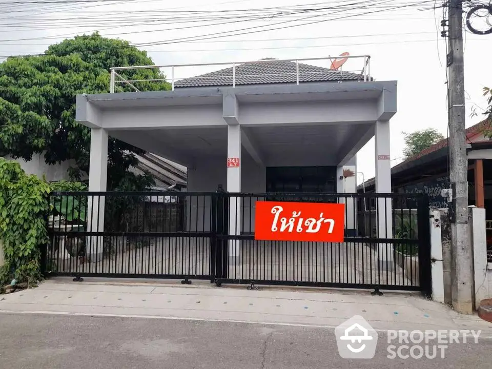 Modern house with gated entrance and spacious driveway for rent