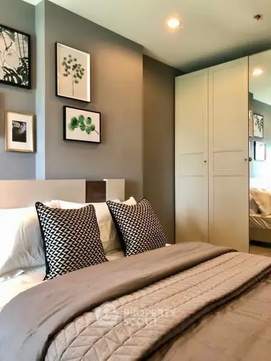 Fully Furnished 1 Bedroom Condo at Ideo Mobi Charan Interchange Bedroom