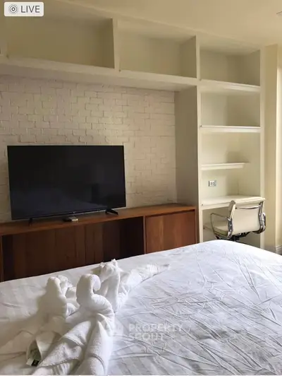  3 Bedrooms Condo at Penthouse Condominium 2-4