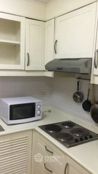 1 Bedroom Condo at 15 Suite Condominium-4