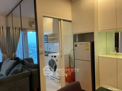 Fully Furnished 2 Bedrooms Condo at The Parkland Grand Taksin Livingroom