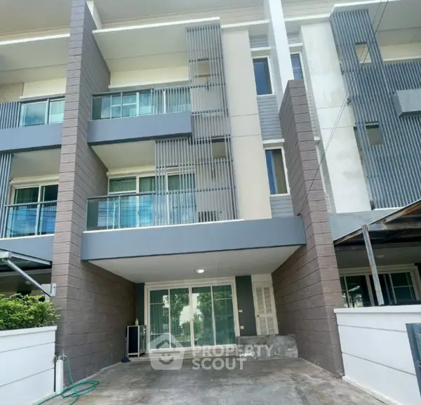 image_rental-28555448