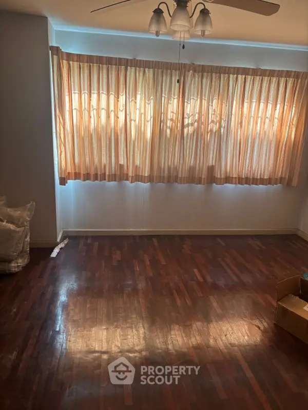 image_rental-28433514