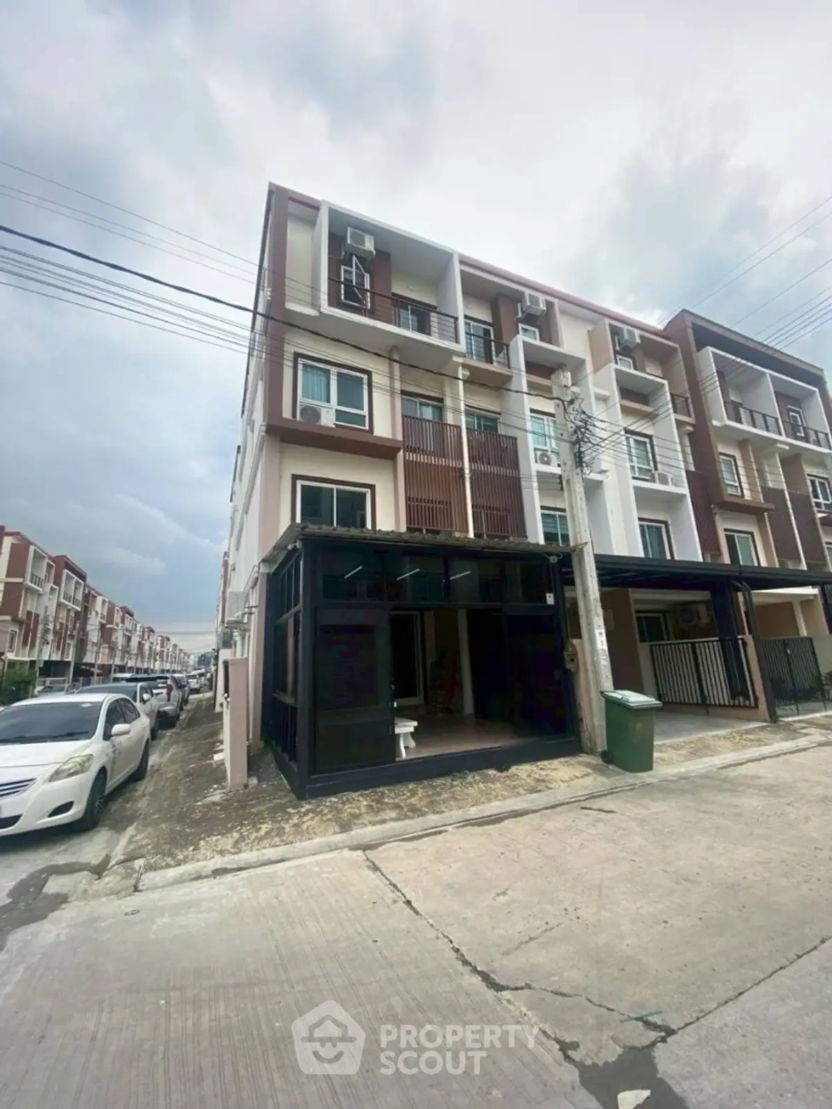 fef5dcbe89a911643f02c8ed032a1440 (1).jpg