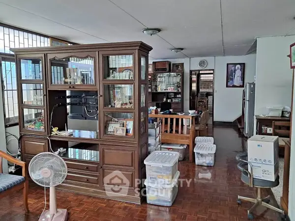 image_rental-27606071