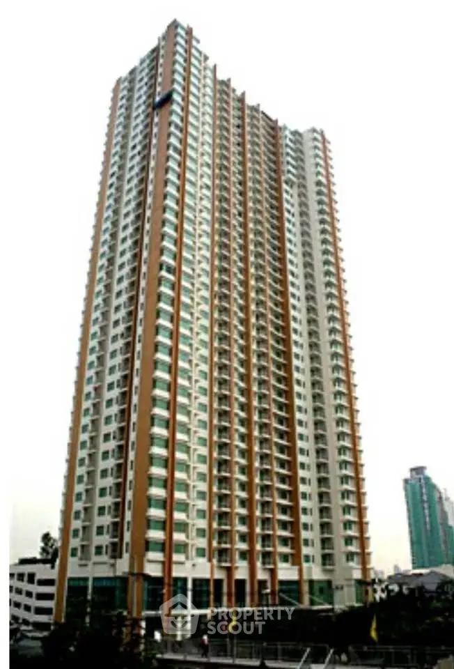 Stunning high-rise building with modern architecture and panoramic city views.