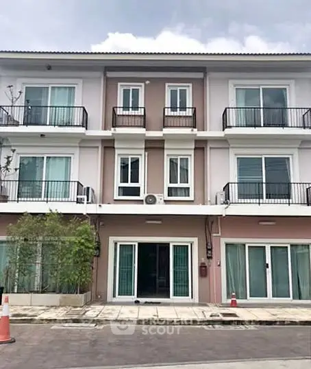 image_rental-27717498