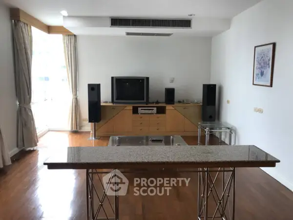 image_rental-8974243