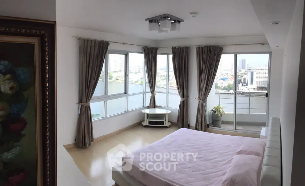  2 Bedrooms Condo -1