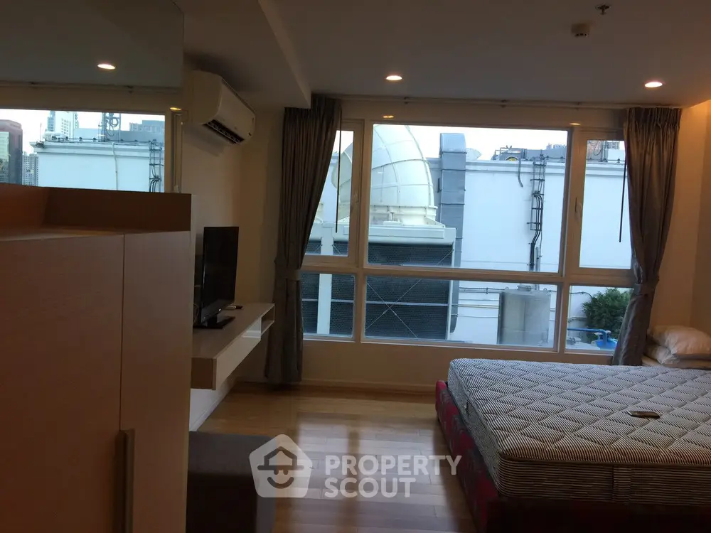 1 Bedroom Condo at 15 Sukhumvit Residences-3