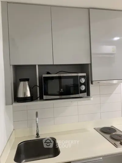 1 Bedroom Condo at Ideo Mobi Phayathai-4