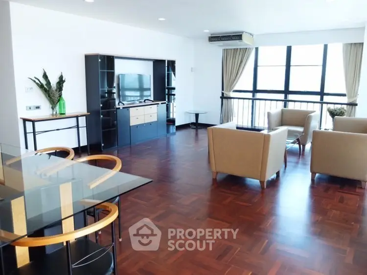  3 Bedrooms Condo -1