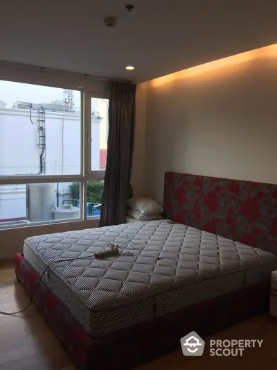  1 Bedroom Condo at 15 Sukhumvit Residences-4