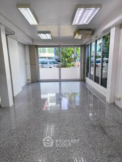 image_rental-29907396