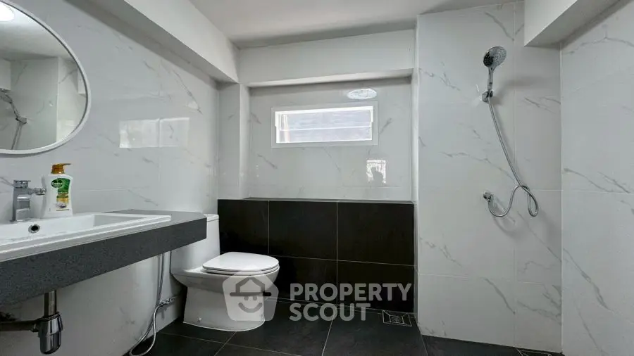 Modern bathroom with sleek design and elegant fixtures
