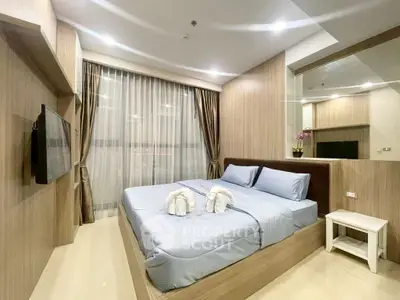 Modern bedroom with elegant decor and cozy ambiance