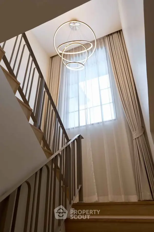 image_rental-27930824