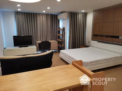  1 Bedroom Condo at Sathorn Gardens-3