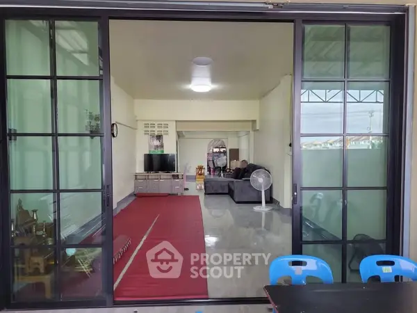 image_rental-27668122