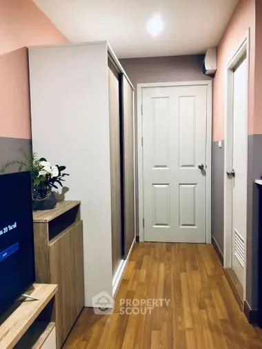 Fully Furnished 1 Bedroom Condo at Regent Home Sukhumvit 81-9