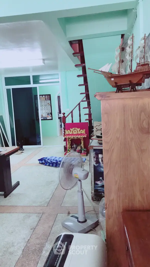 image_rental-8344183