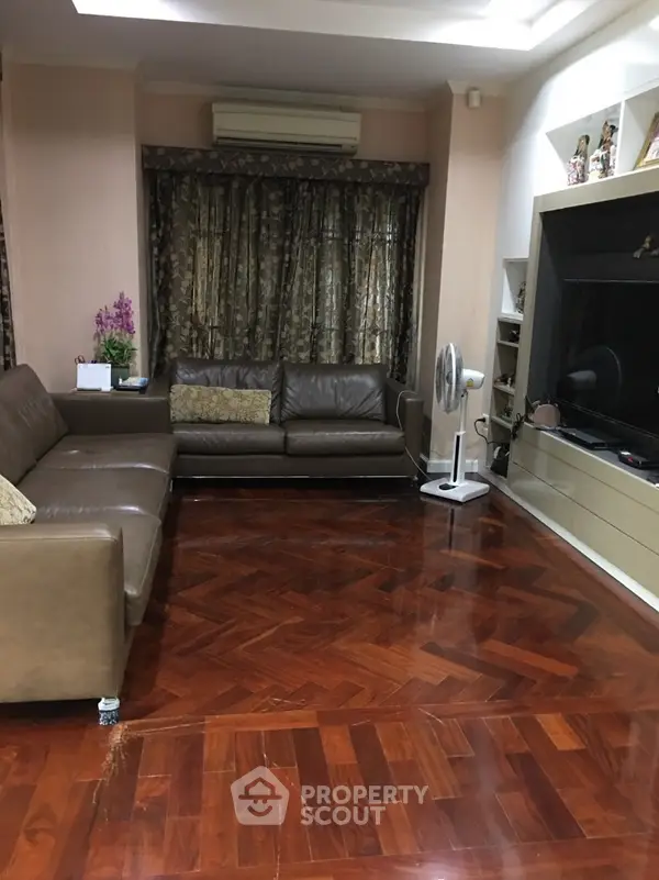 image_rental-11868935