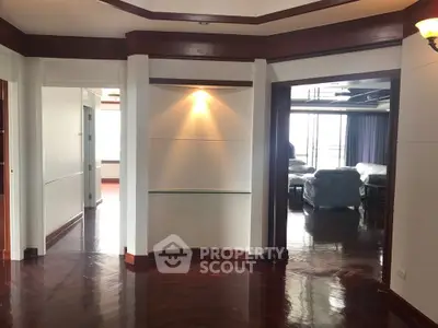  3 Bedrooms Condo -3